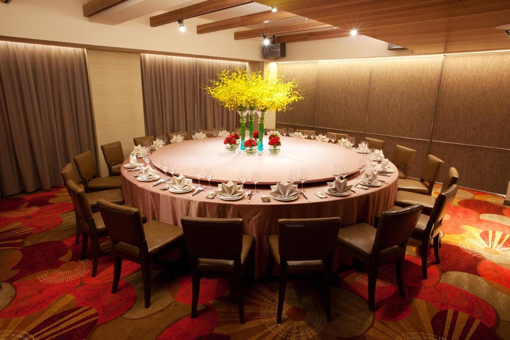 Park City Hotel Central Đài Trung Ngoại thất bức ảnh