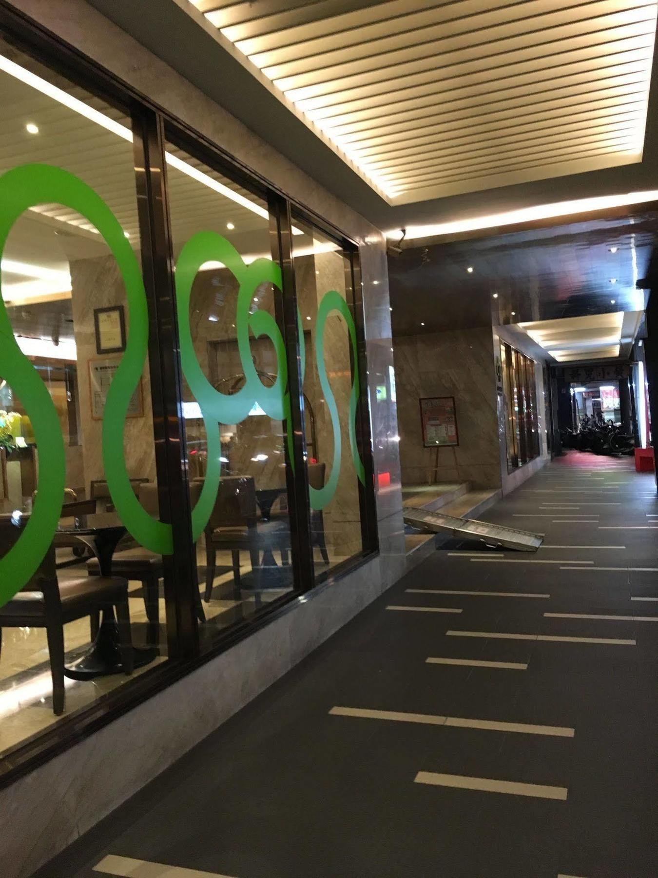 Park City Hotel Central Đài Trung Ngoại thất bức ảnh