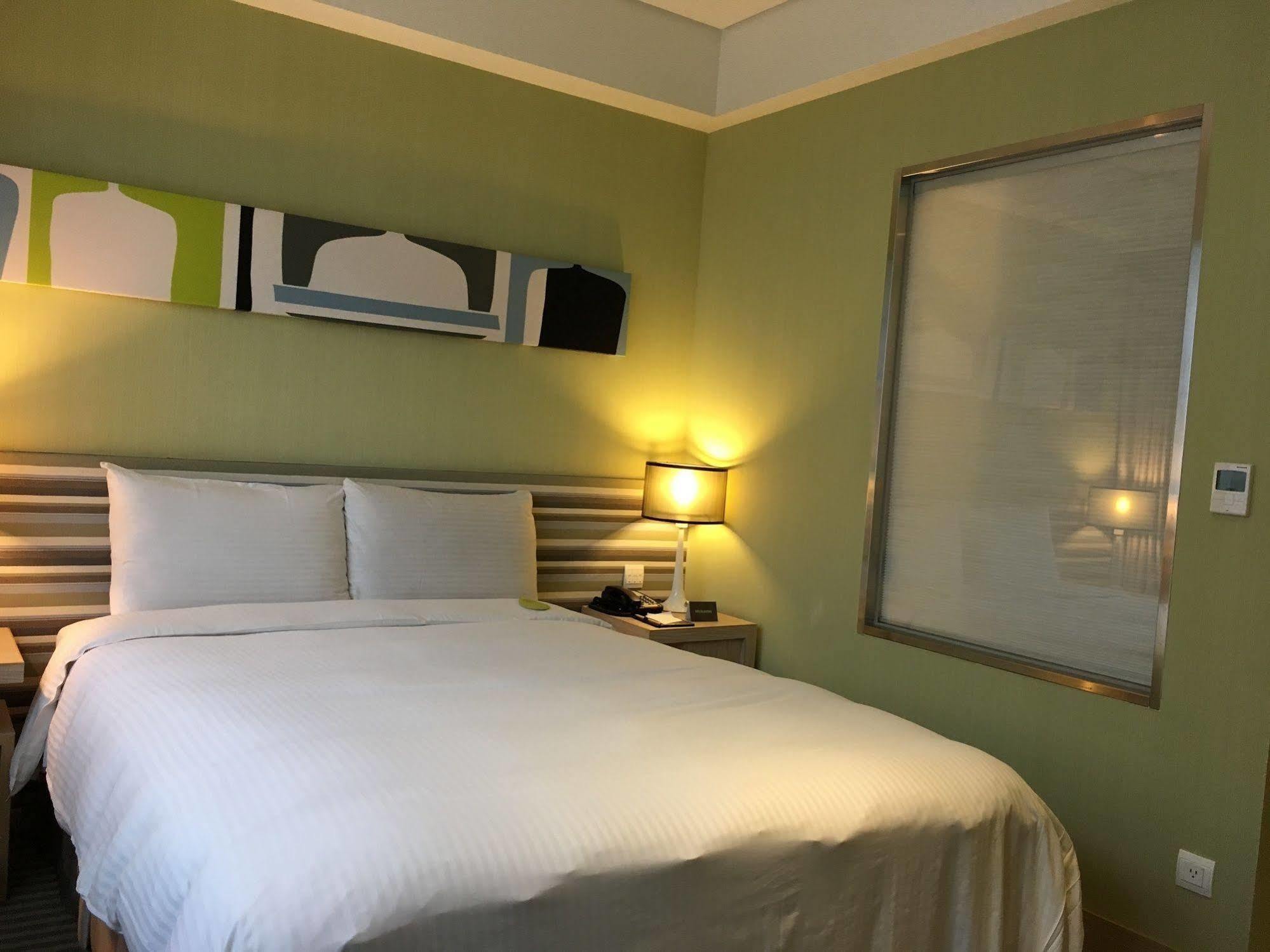 Park City Hotel Central Đài Trung Ngoại thất bức ảnh