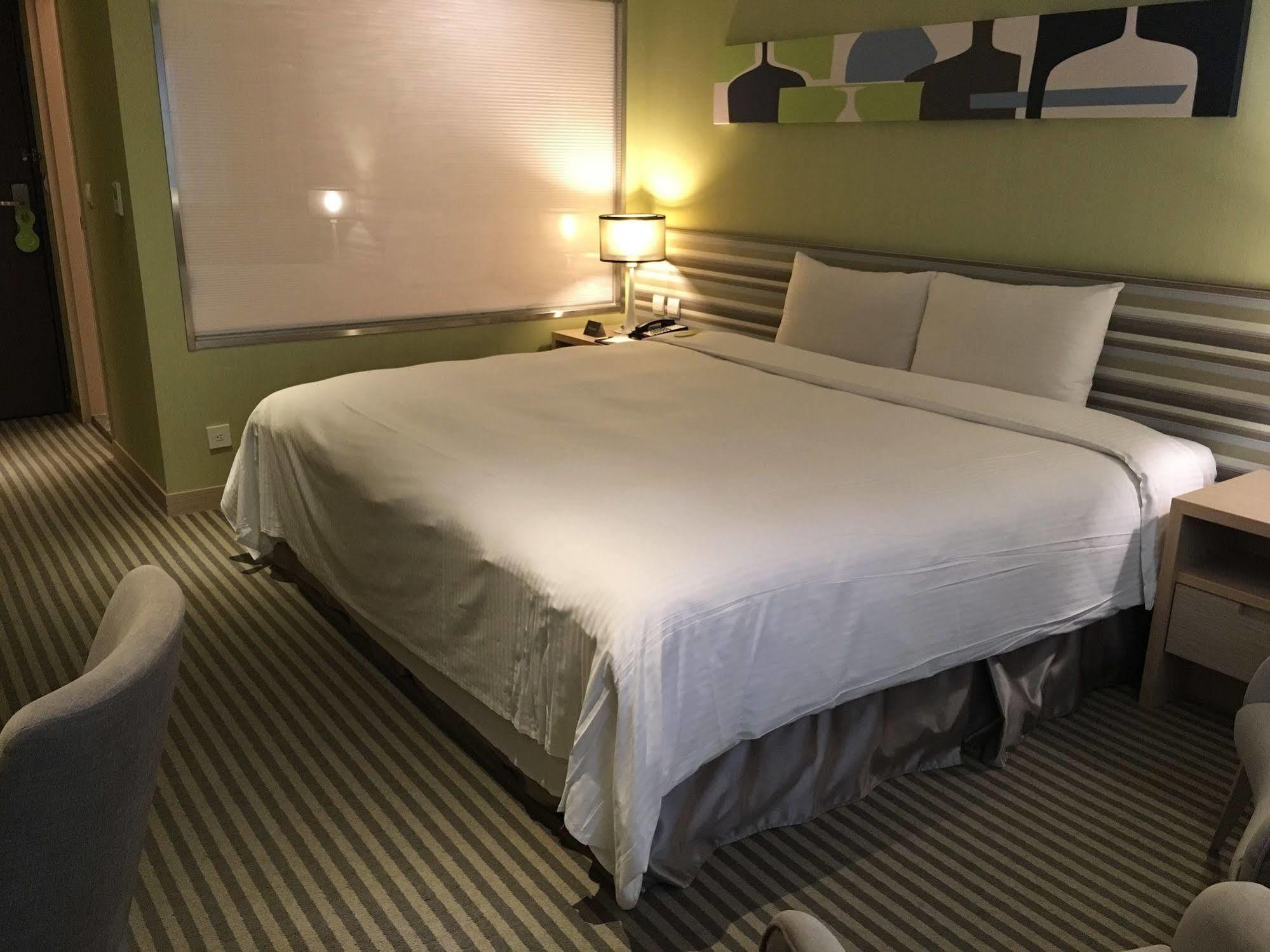 Park City Hotel Central Đài Trung Ngoại thất bức ảnh