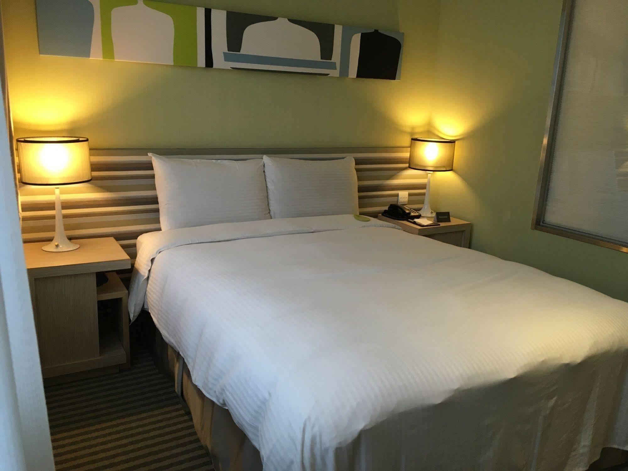 Park City Hotel Central Đài Trung Ngoại thất bức ảnh