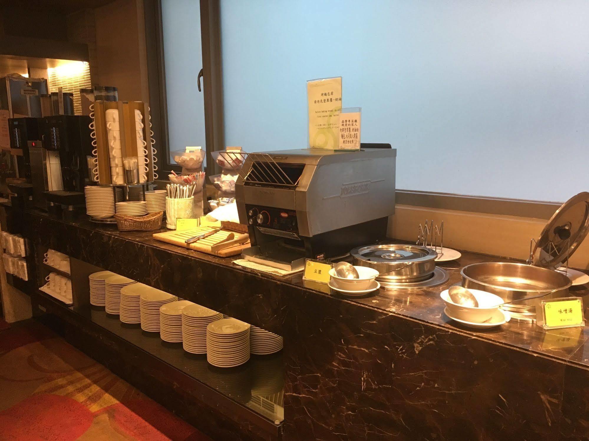 Park City Hotel Central Đài Trung Ngoại thất bức ảnh